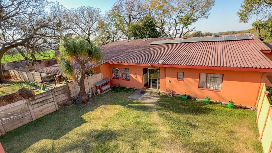 4 Bedroom Property for Sale in De Kroon A H North West